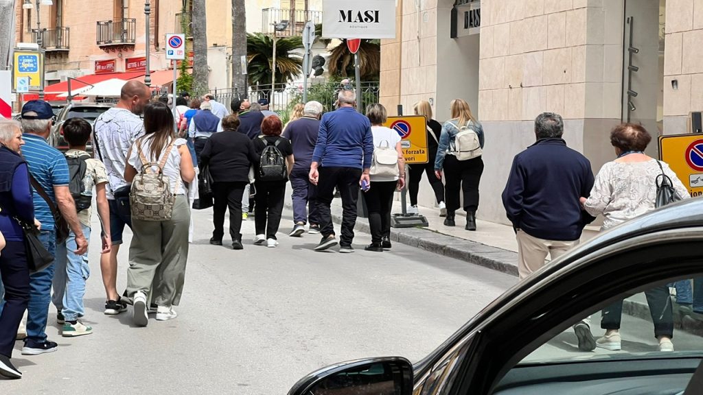 auto turisti centro 2025