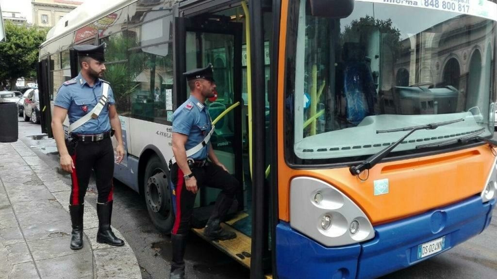 carabinieri-autobus-7