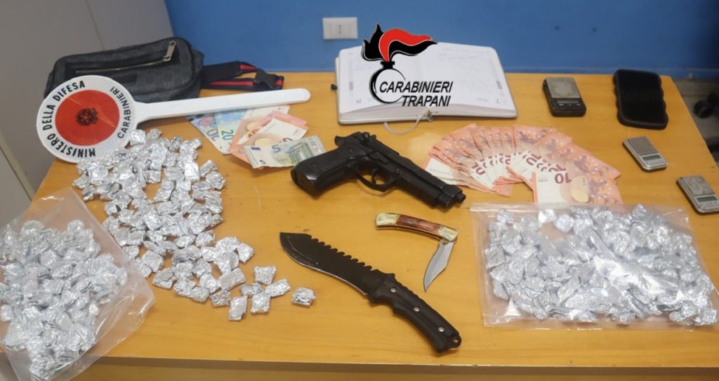 stupefacente pistola carabinieri trapani