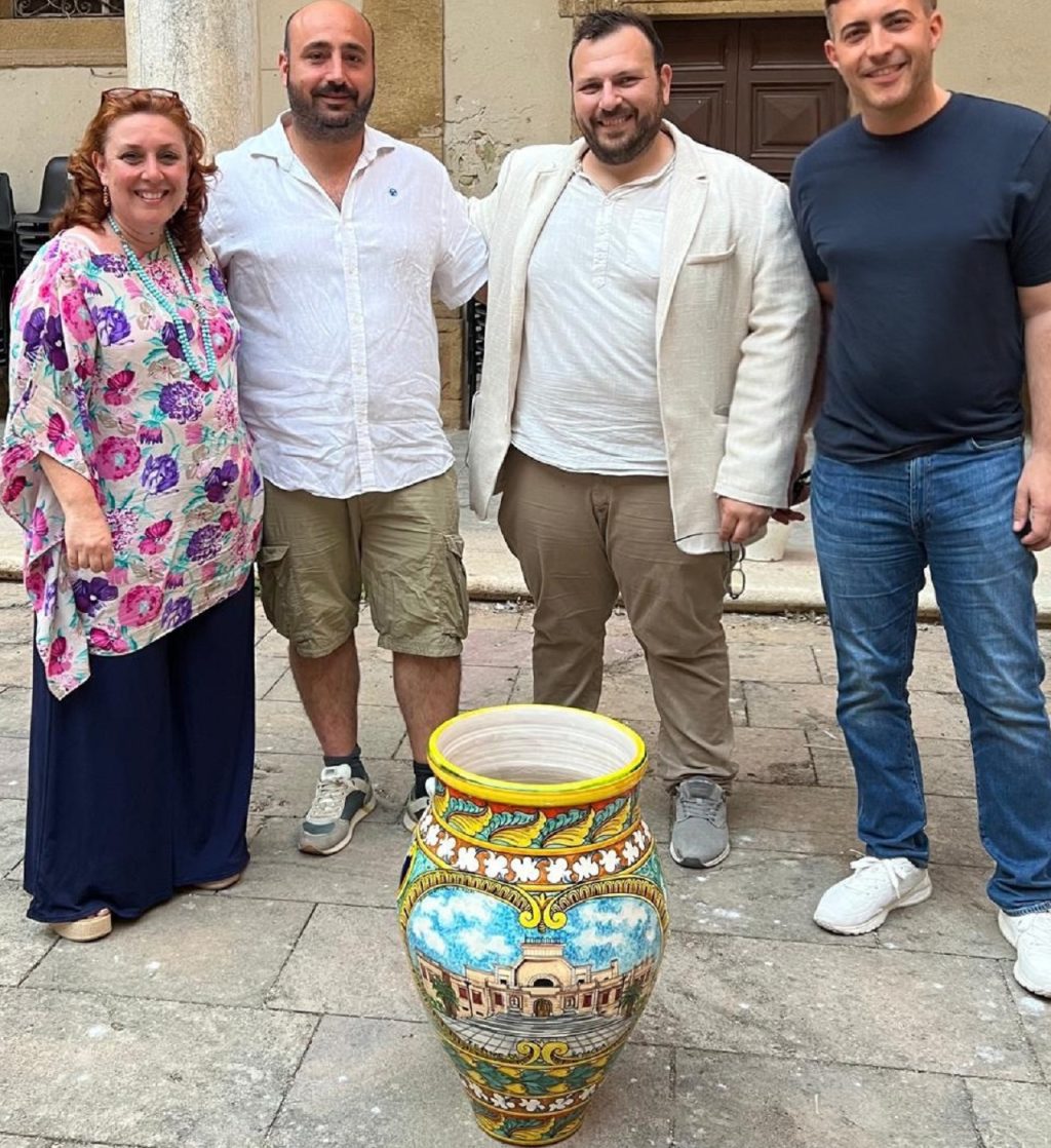 Consegna giara pro loco