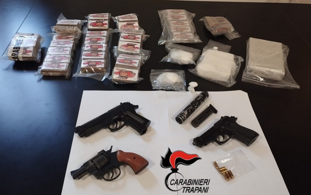 Carabinieri Trapani armi e droga