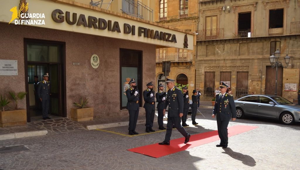 Guardia Finanza visita comandante Maggiore al Comando AG