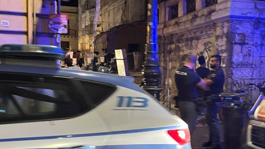 Polizia alla Vucciria-3