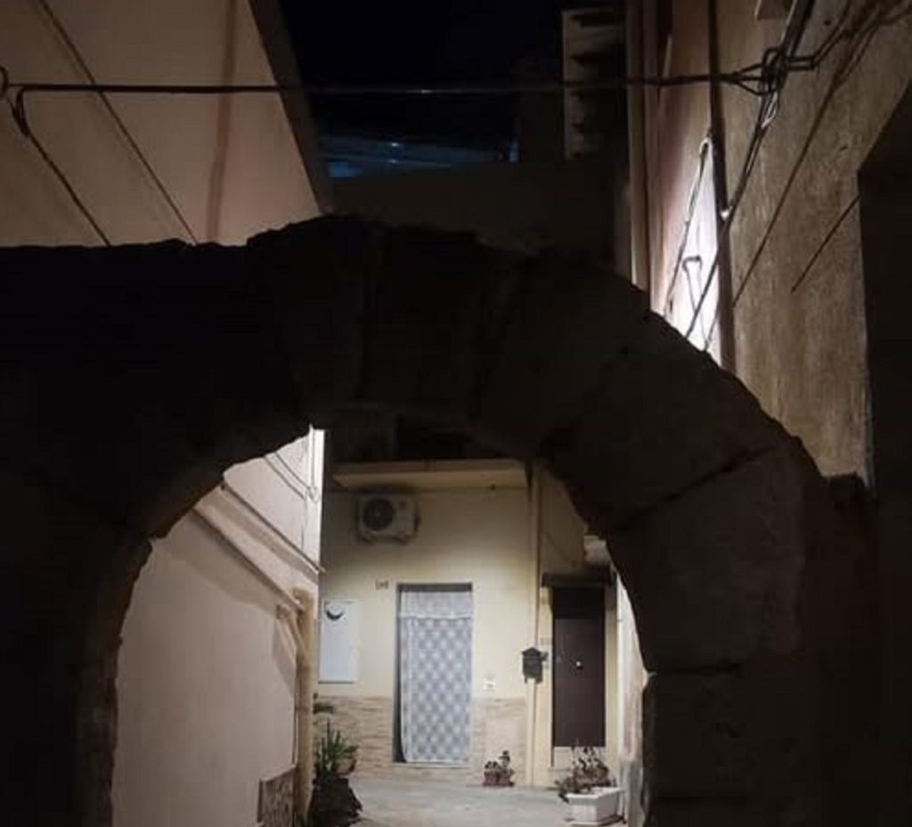 Soffitto crollato quartiere