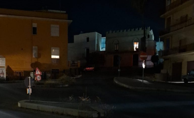 Via Allende buio senza illuminazione