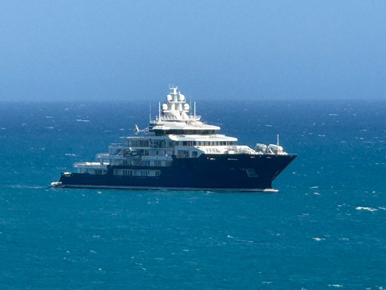 yacht 2