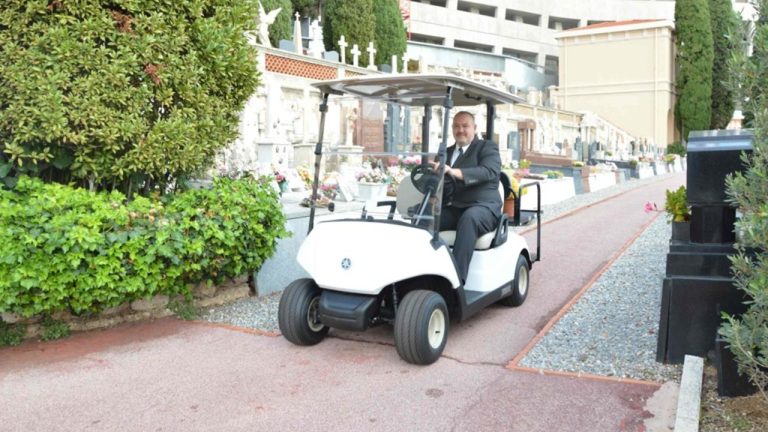 auto elettrica cimitero