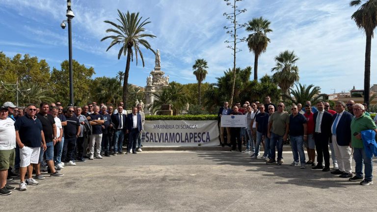 Sit in marineria Palermo 30 ott 2025