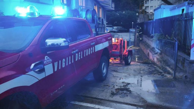 donna dispersa vigili fuoco 2025