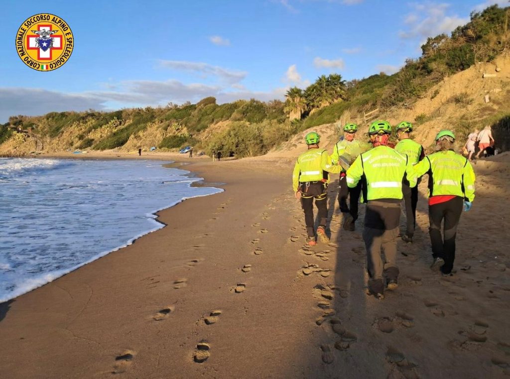 soccorso alpino spiaggia cefalù 2025