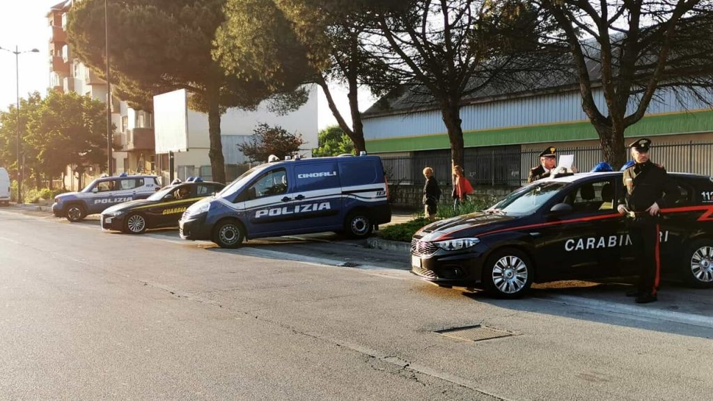 controlli carabinieri guardia di finanza polizia (2)