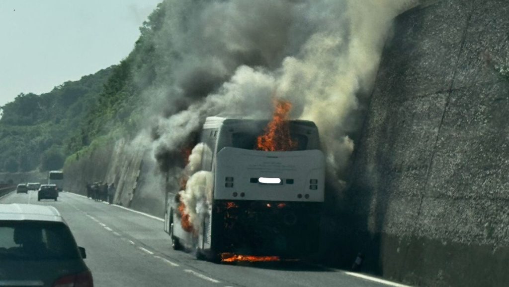 autobus a fuoco