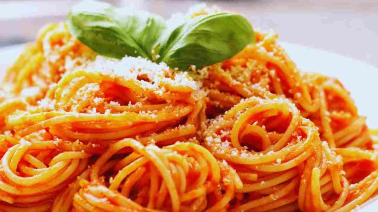 spaghetti-al-pomodoro-fresco