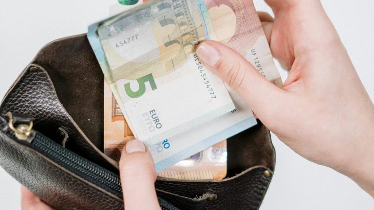 euro banconote portafogli soldi