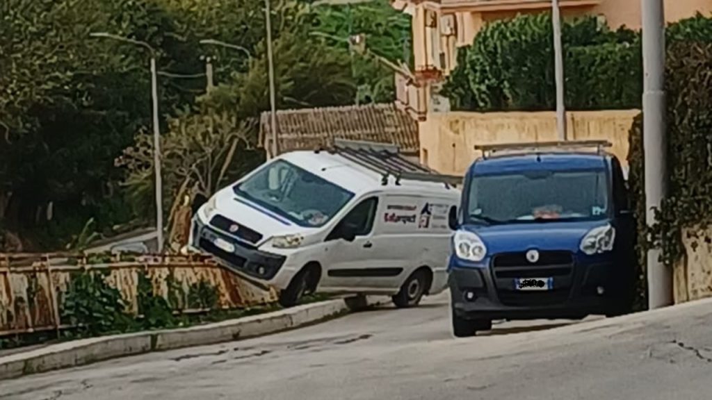 furgone ringhiera via gramsci 2026