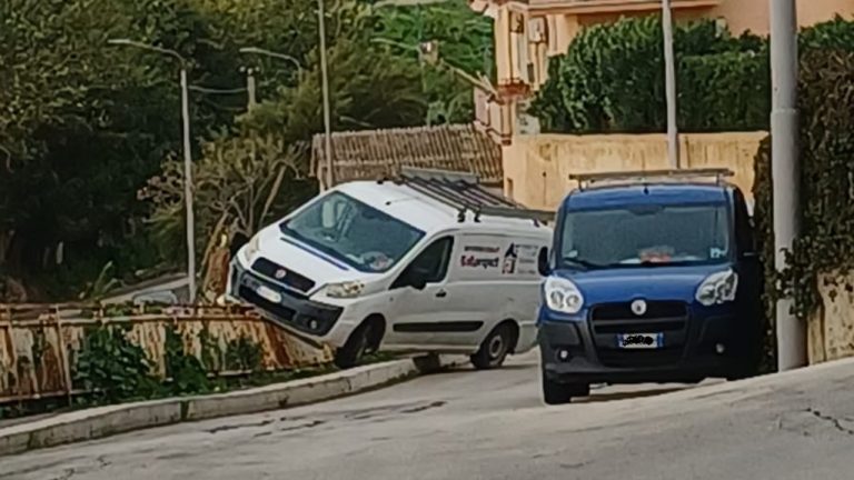 furgone ringhiera via gramsci 2026