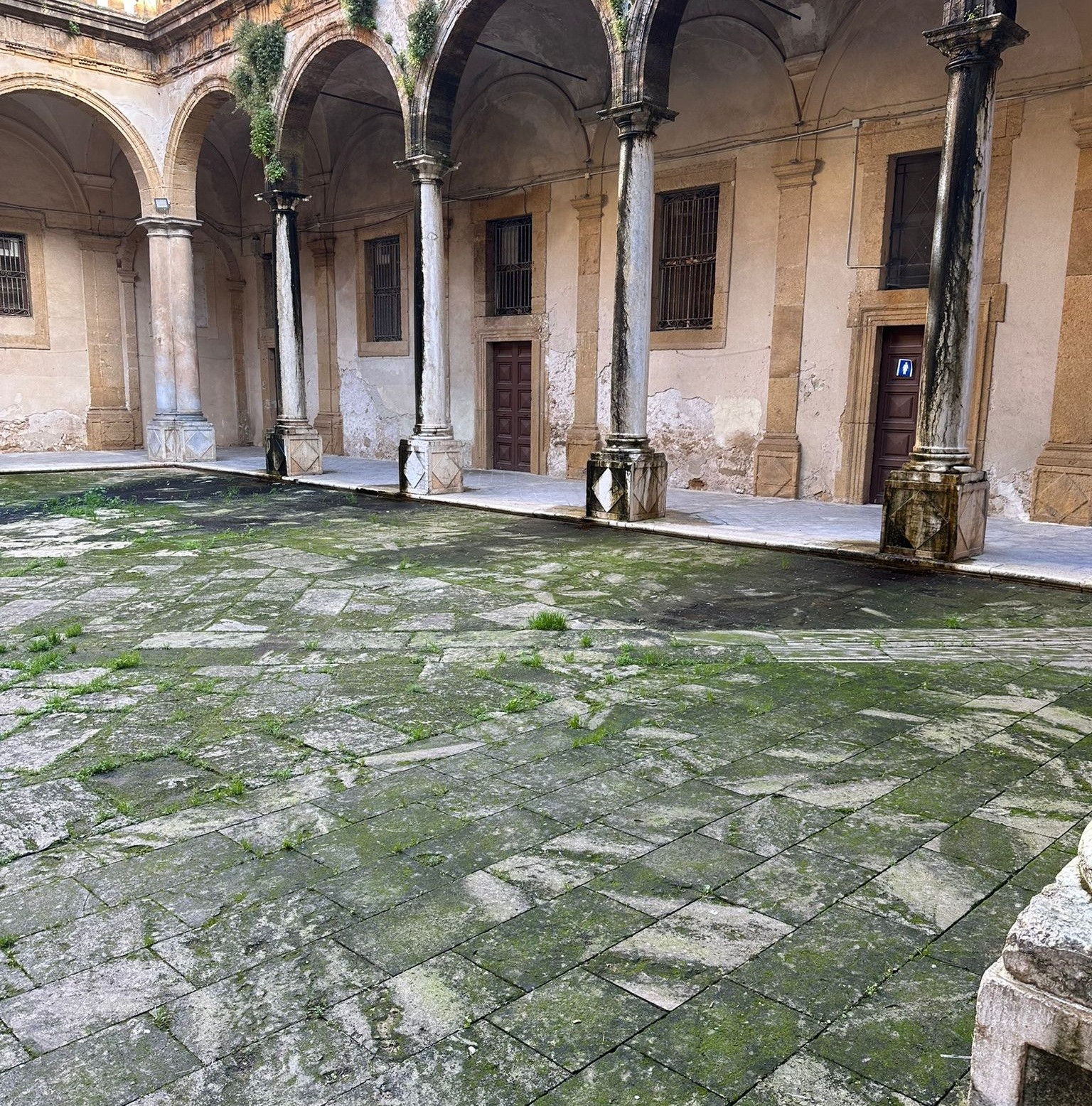 Atrio Superiore degrado