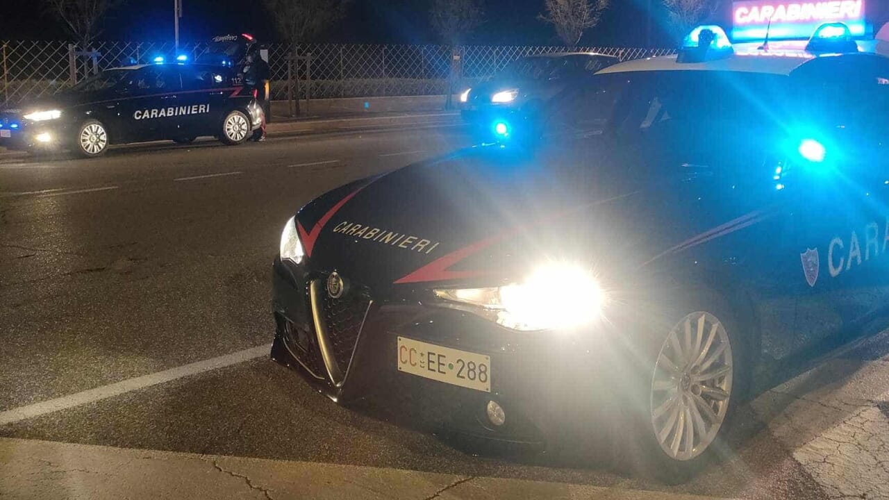 Controlli carabinieri notte-5