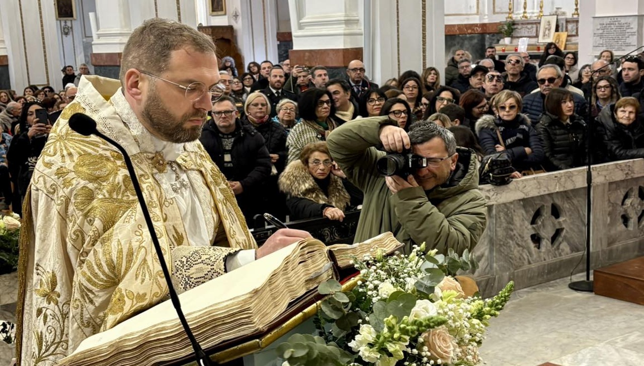Il Cardinale Reina ha presieduto la celebrazione eucaristica, culminata nella tradizionale processione e nella firma...