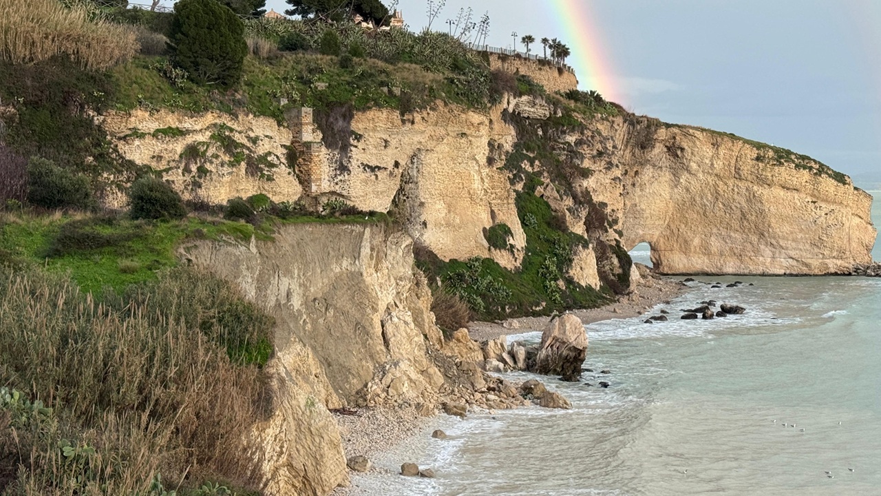 Sul posto Guardia Costiera e Protezione civile comunale. Si prevedono nuovi monitoraggi per il tratto...