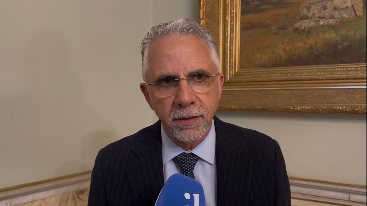 Fondi per i libri scolastici e indennizzi post-calamità: doppia inchiesta sul deputato regionale DC Ignazio Abbate