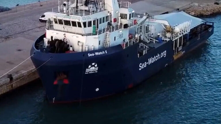 sea watch 5-2
