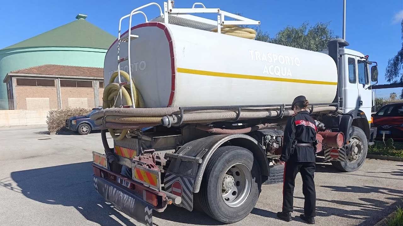 AUTOBOTTE ABUSIVA CARABINIER