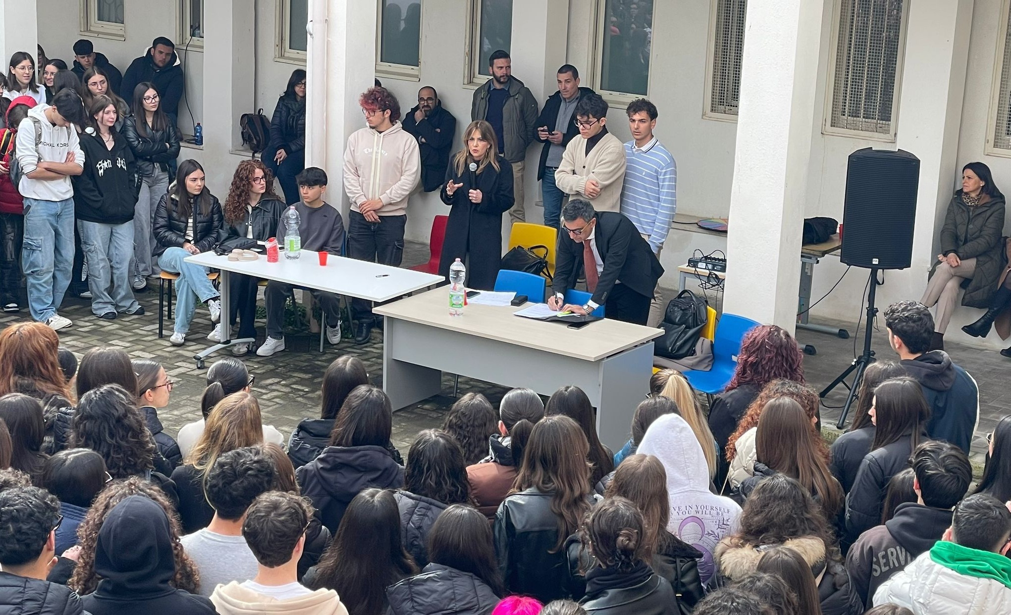 REFERENDUM SI E NO FAZELLO