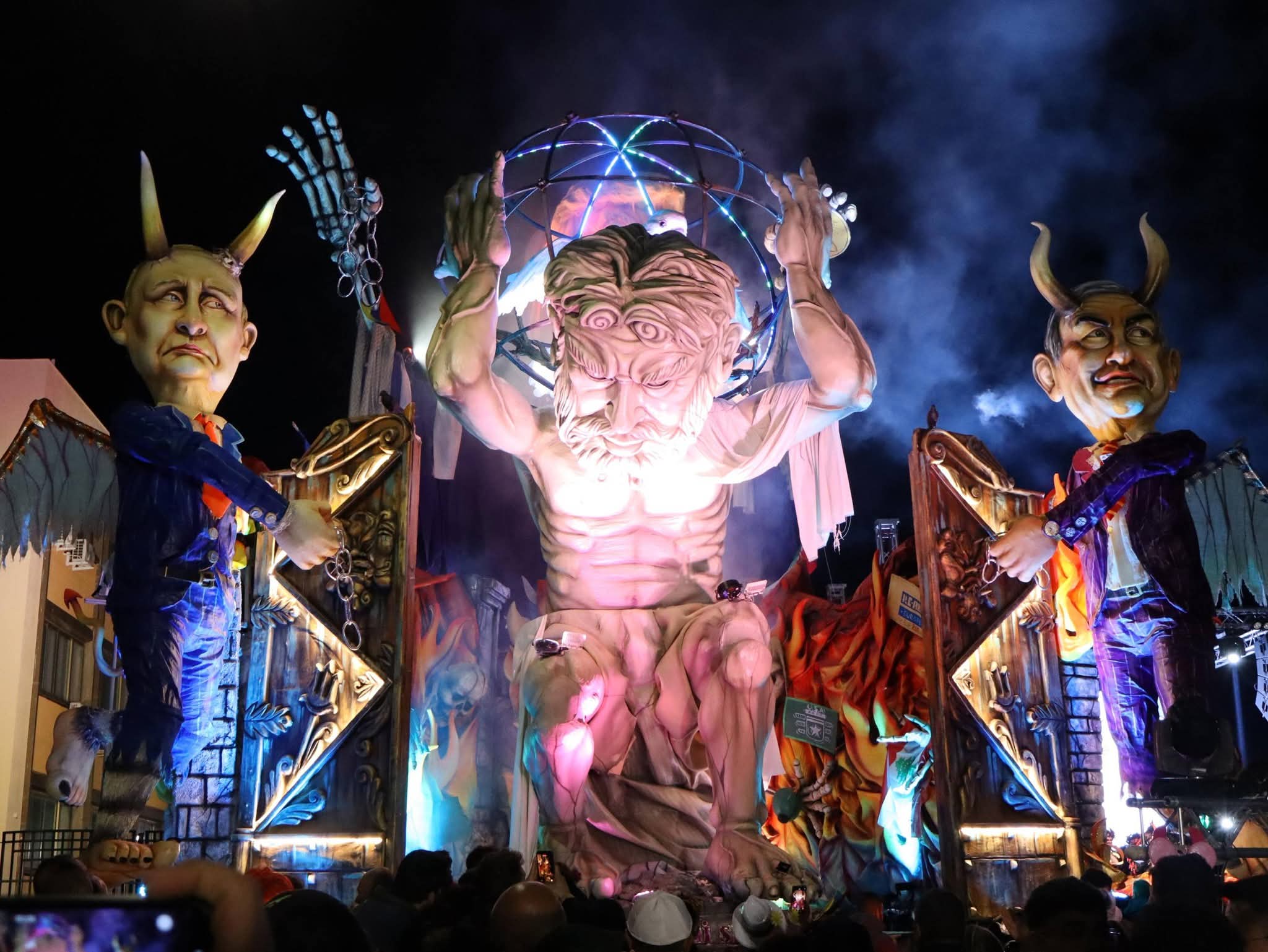 Carnevale 2026 carro vincitore Non aprite quella porta