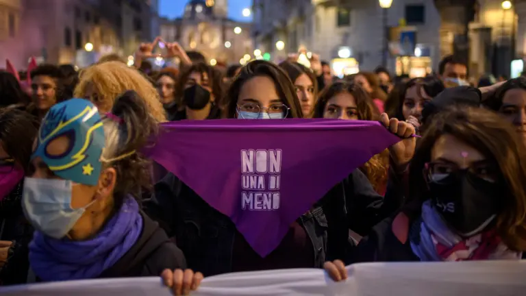 donne manifestazione