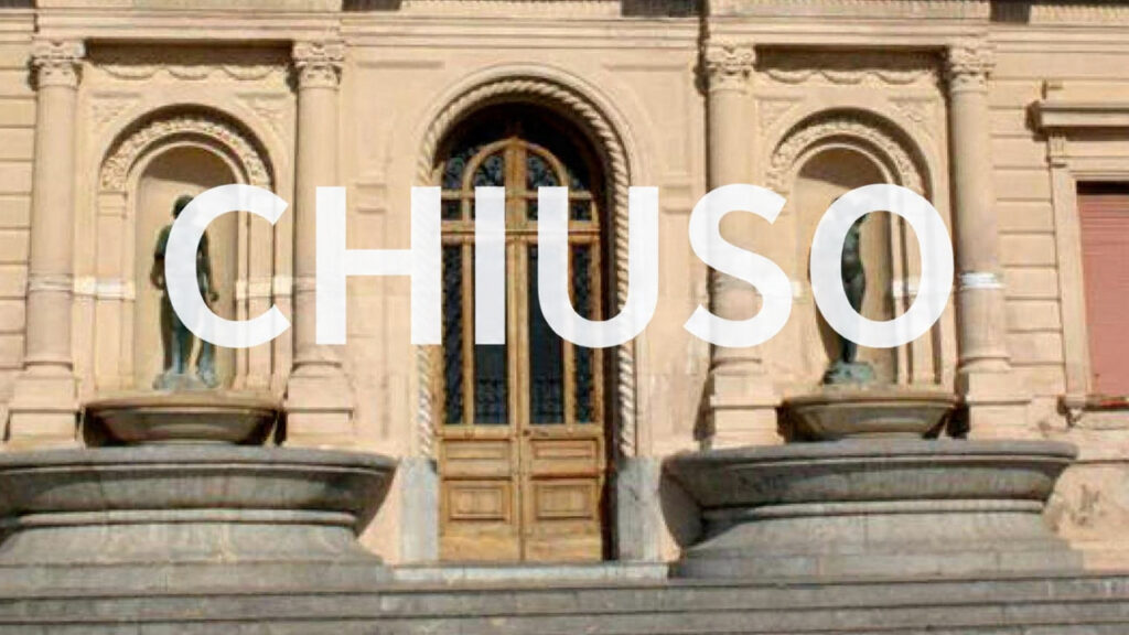 stabilimento terme con scritta chiuso