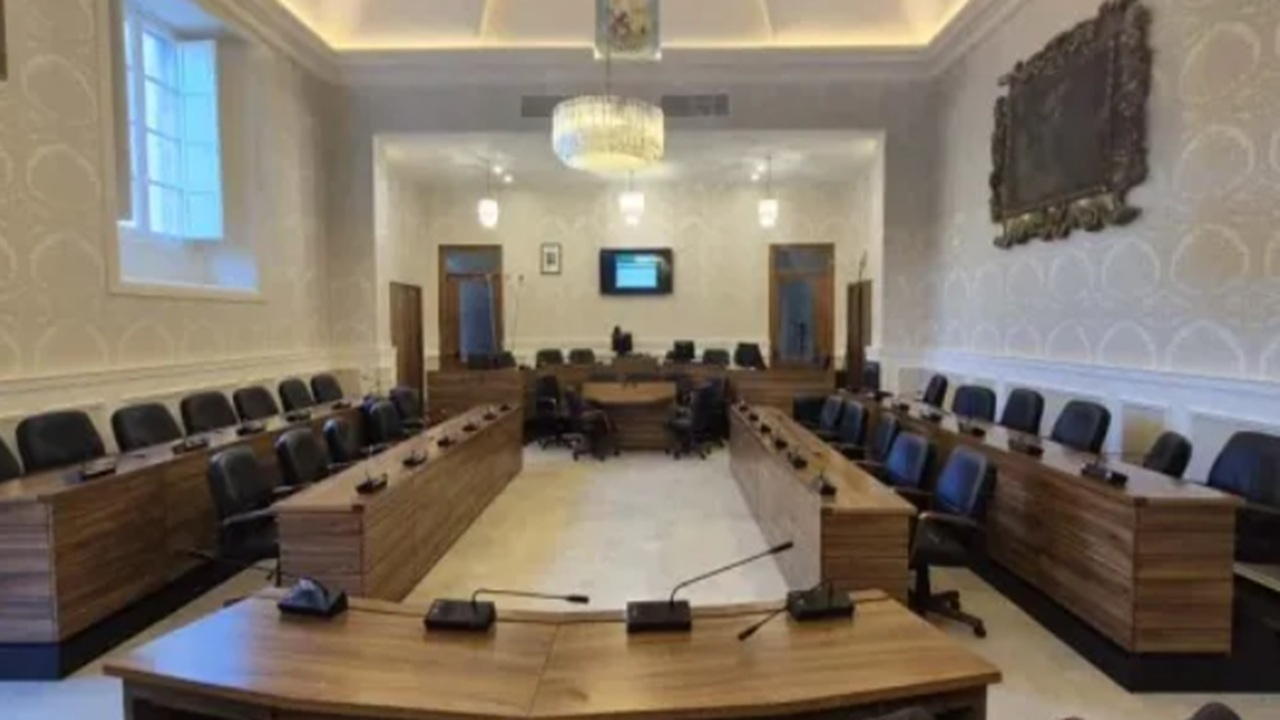 nuova aula consiliare sciacca vuota 2025