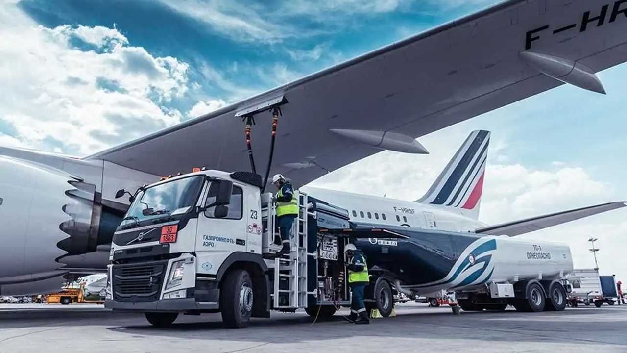 aereo-in-rifornimento