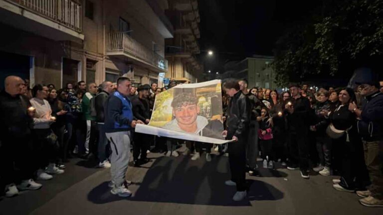 gabriele-fiaccolata-favara-2