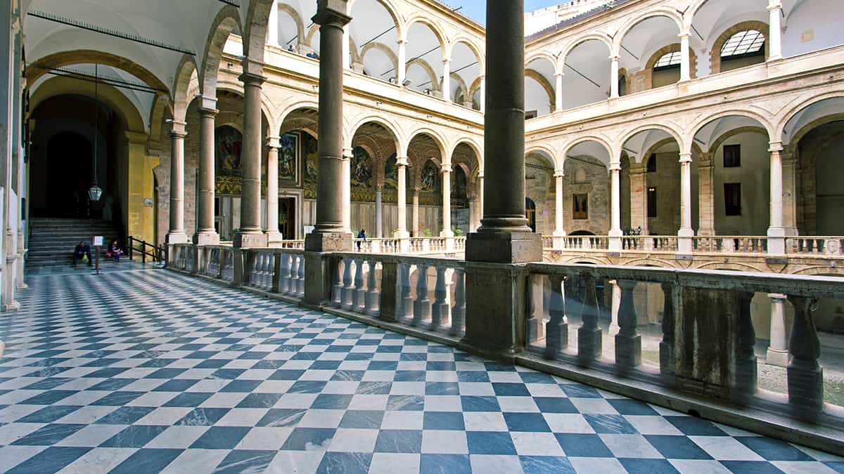 palazzo normanni interni