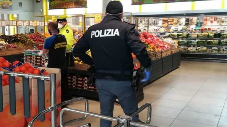 polizia-supermercato-1