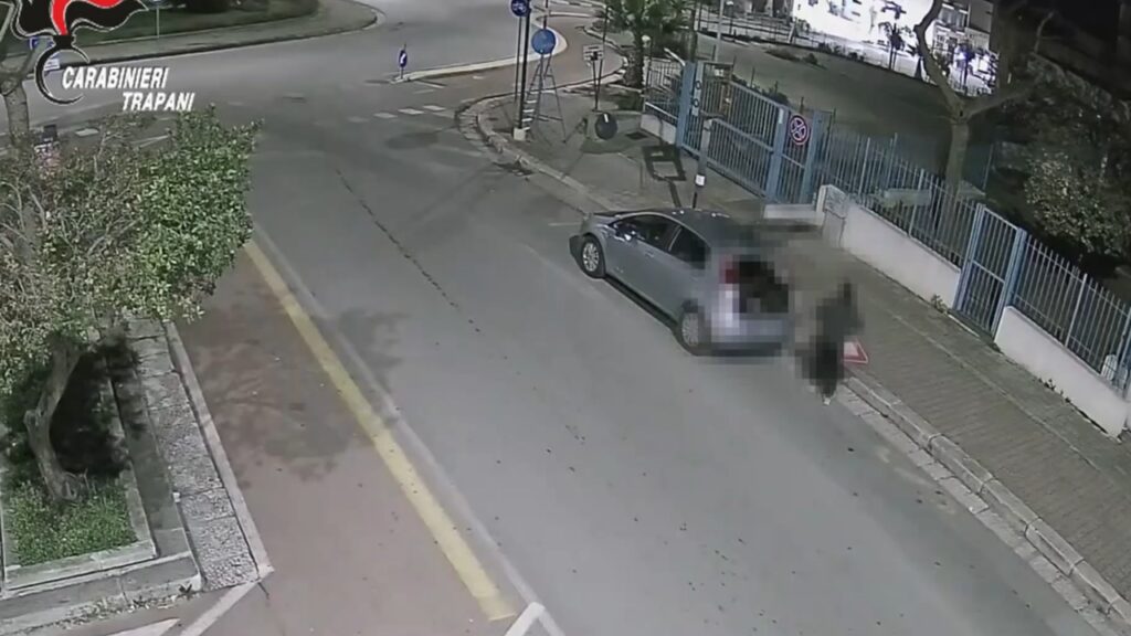 smontaggio segnali stradali denuncia 2026