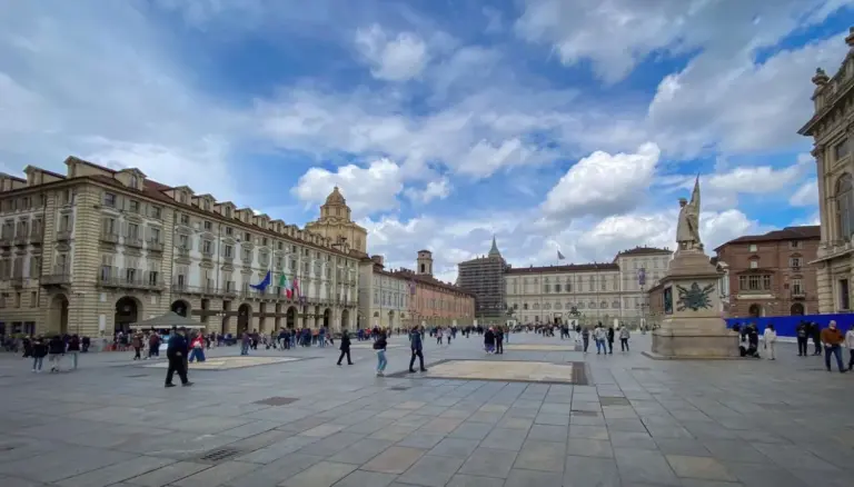 pazza-castello-torino
