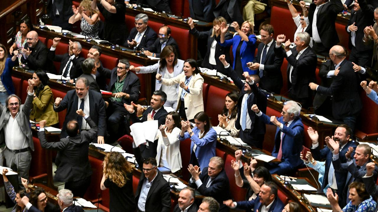Preferenze, la maggioranza si spacca: il voto rivela la frattura politica