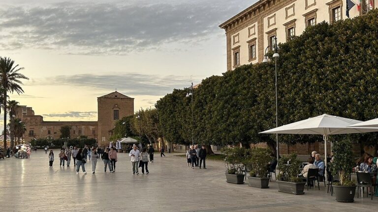 piazza scandaliato tramonto 2026