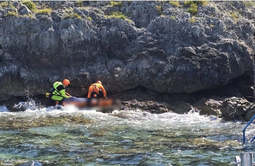 siracusa recupero cadavere scogli 2026
