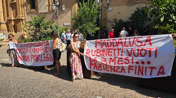 Protesta ad Agrigento: cittadini in piazza per l’acqua e il caso Maddalusa