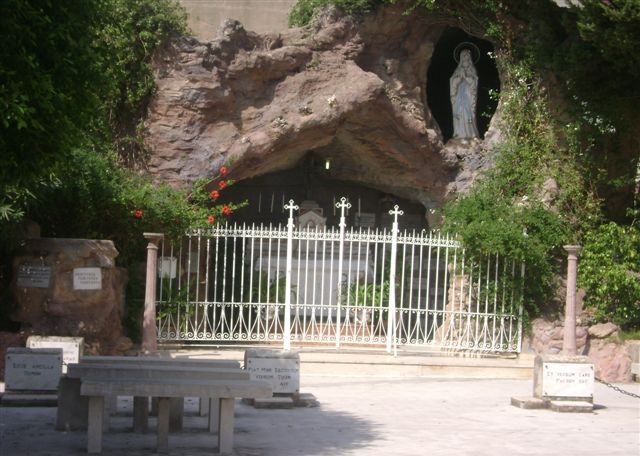 Madonna.Lourdes.Giummare