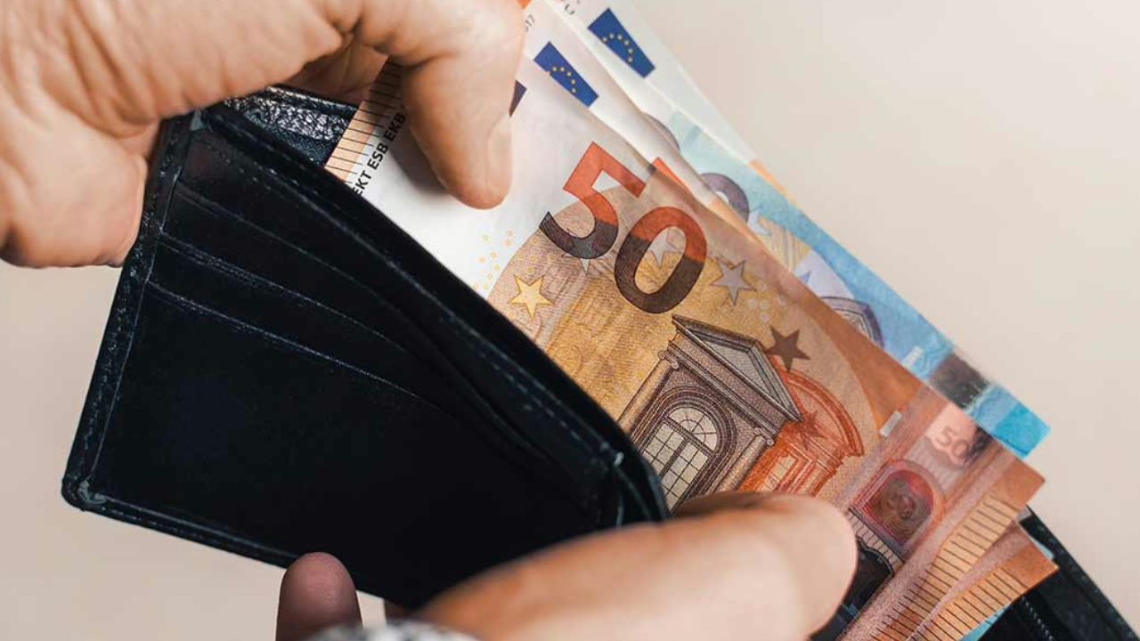 Sta arrivando la stangata d’autunno: gli aumenti di energia, carburanti e spesa alimentare