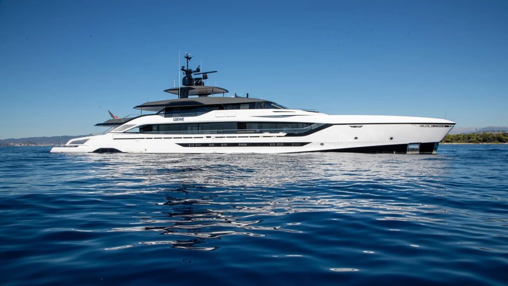yacht
