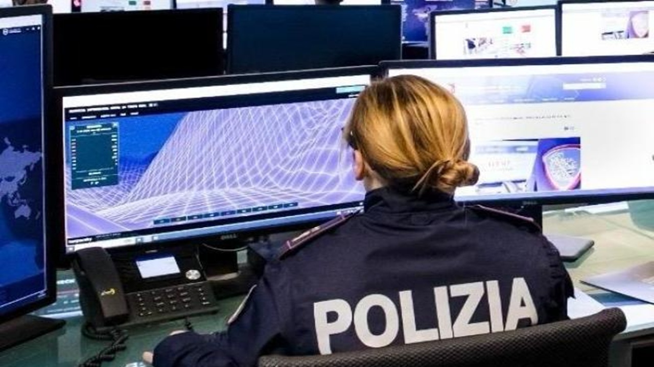 polizia hacker
